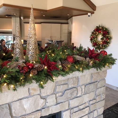 Hiawatha Bank Christmas Decor - Gallery